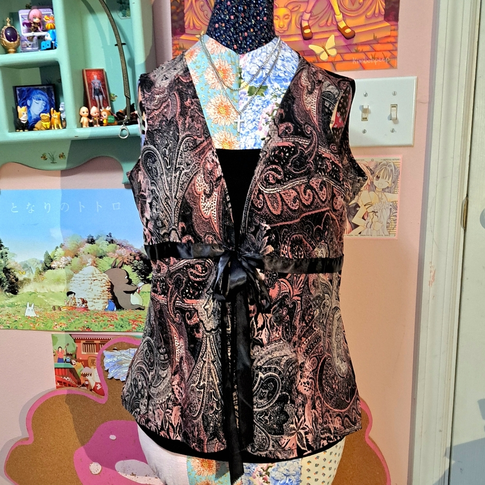 Black And Pink Paisley Vest Style Too with Ribbon Tie